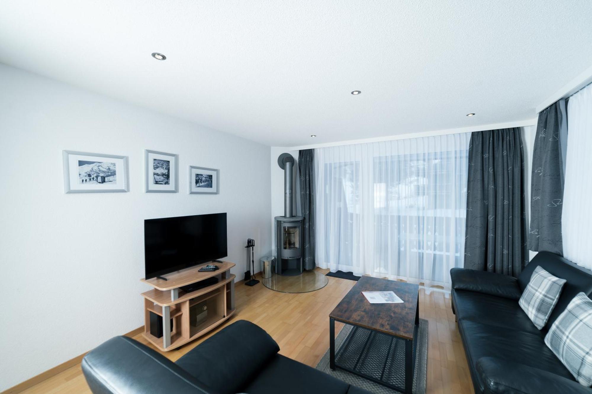 Haus Shangri-la Apartment